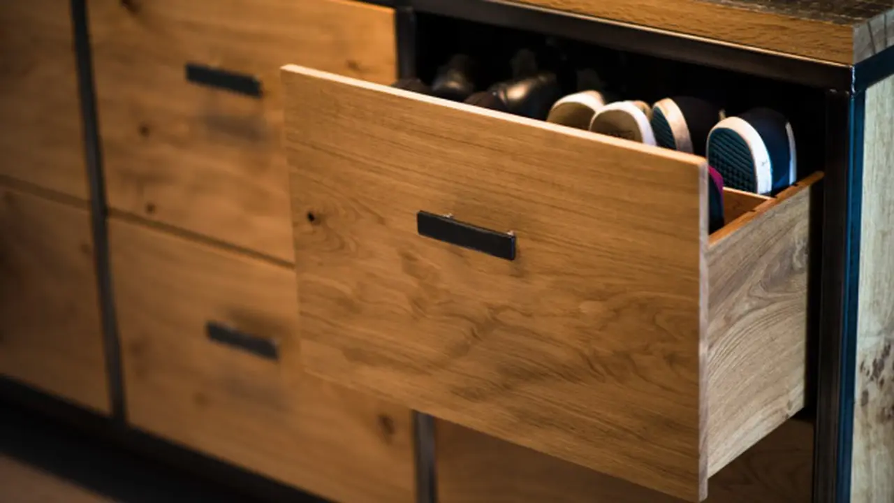 Furnitur penyimpanan sepatu