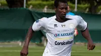 Serangan Jantung, Pemain Liga Prancis Ini Tewas di Lapangan 