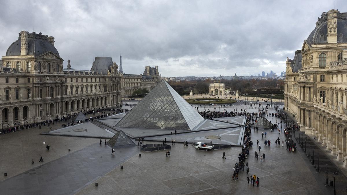 Harga Tiket Masuk Museum Louvre Paris Naik 45 Persen per 2026, Berlaku untuk Turis dari Luar Uni Eropa