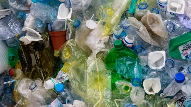 Ilustrasi sampah plastik (pexels)