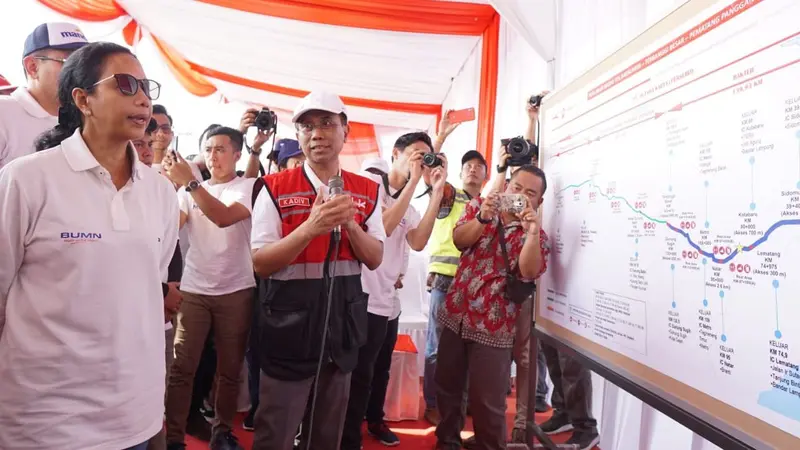 Menteri BUMN, Rini M. Soemarno memastikan Tol Trans Sumatera bisa melayani masyarakat di libur lebaran 2019.