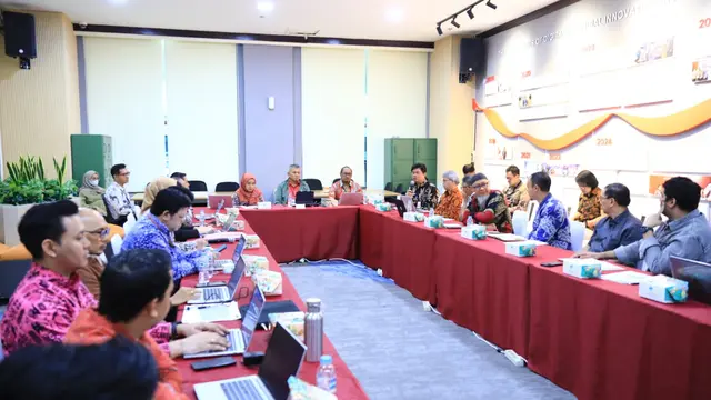 OJK kembali mengundang kelompok pemberi dana atau lender Dana Syariah Indonesia (DSI) untuk membahas perkembangan pengembalian dana. (Foto: OJK)