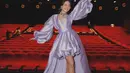 Yasmine Napper baru saja mengunggah beberapa foto dari momen Gala Premiere film 172 Days yang diperankannya. Penampilannya memukau dalam balutan dress yang asimetris. [Foto: Instagram/yasminnnapper]