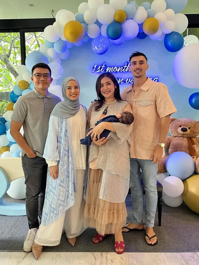 6 Momen Perayaan Satu Bulan Anak Kedua Jessica Iskandar, Wajah dan Nama Diekspos