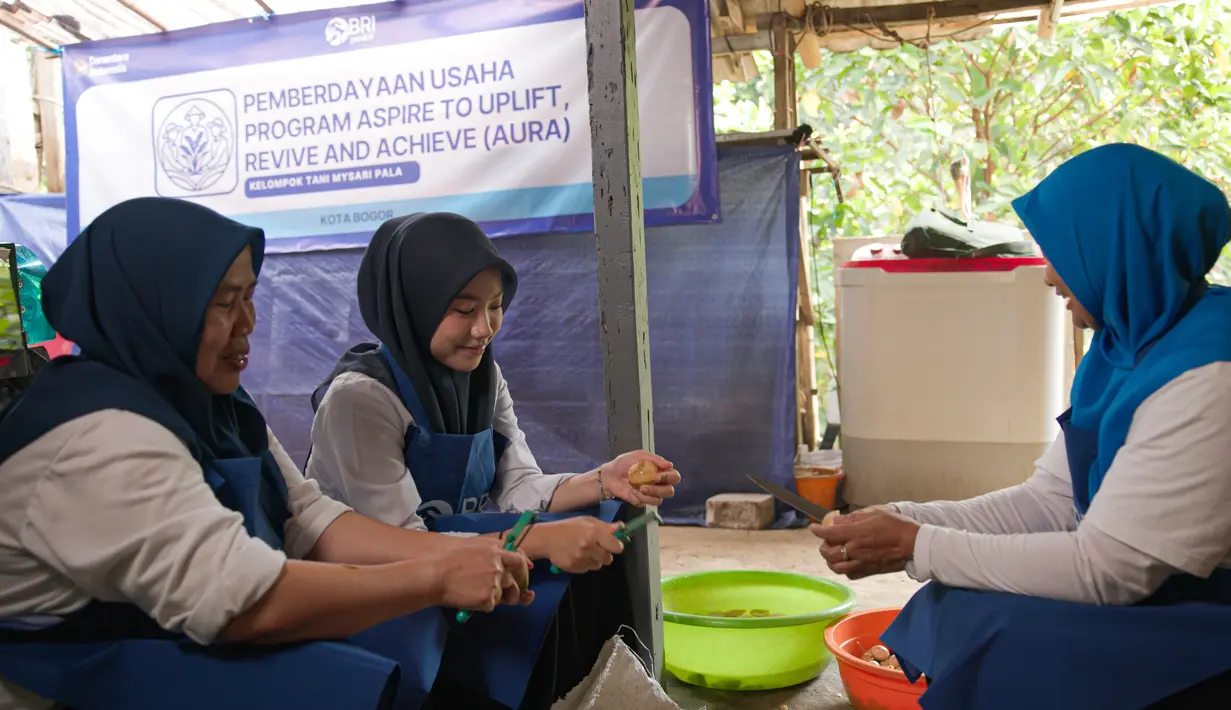 Program klaster unggulan BRI Peduli memberikan bantuan sarana produksi serta pelatihan pengembangan SDM, inovasi produk, dan strategi pemasaran.