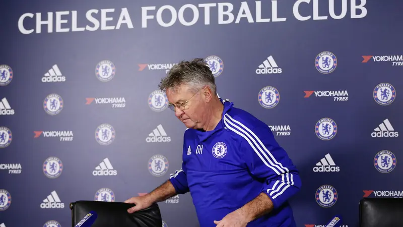 20151223-Guss Hiddink Resmi Latih Chelsea