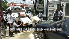 Operasi parkir liar di kawasan Menteng Jakarta Pusat di protes Ketua RW dan warga setempat, petugas Dishub akhirnya hanya menderek sebuah mobil rongsokan