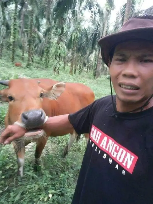 6 Potret Aksi Kocak Hewan saat Foto Bareng Manusia Ini Bikin Ketawa Geli