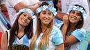 Fans cantik Argentina memberikan dukungan saat timnya berlaga pada ajang basketball  melawan Kroasia di Carioca Arena 1,  Rio de Janeiro, (9/8/2016). (AFP/Andrej Isakovic)