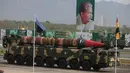 Rudal The Shaheen-III diarak saat parade Pakistan Day di Islamabad, (23/3). Pakistan Day merupakan hari untuk memperingati Resolusi Lahore 23 Maret 1940 dan pembentukan Republik Islam Pakistan. (REUTERS / Faisal Mahmood)