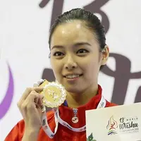 Lindswell Kwok, atlet wushu asal Indonesia ternyata punya online shop alias olshop. (Sumber foto: Nicklas Honoatubun/Bola.com)