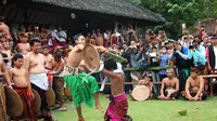 Perang Pandan merupakan tradisi di Desa Tenganan, Kabupaten Karangasem, Bali. (Liputan6.com/Dewi Divianta)