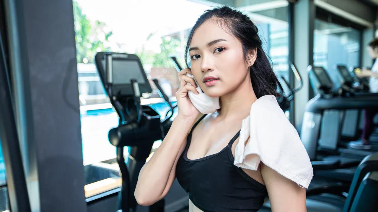 perempuan olahraga berkeringat
