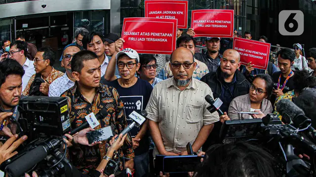 Aksi Koalisi Masyarakat Sipil Anti Korupsi