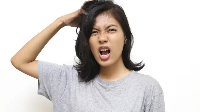 Penyebab Kulit Kepala Berminyak yang Bikin Rambut Lepek, Begini Perawatan Tepat untuk Mengatasinya