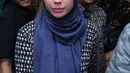 Istri Indra Bekti, Aldilla Jelita saat menemani Indra Bekti ke KPI, Jakarta, Rabu (3/2/2016). Merasa terus dipojokkan, Indra Bekti membuat pengaduan kepada Komisi Penyiaran Indonesia Pusat . (Liputan6.com/Herman Zakharia)