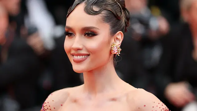 Potret Glamor Cinta Laura yang Membius di Festival Film Cannes 2025, Tampil Fearless dengan Full Makeup