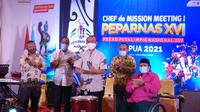 Sesmenpora, Gatot Dewa Broto, bersama Presiden NPC Indonesia Senny Marbun, membuka rapat persiapan Peparnas Papua XVI 2021. (Bola.com/Vincentius Atmaja)