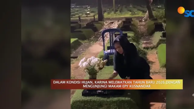 Karina Ranau mengunjungi makam Epy Kusnandar. [YouTube/ SCTV)