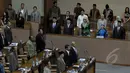 Dalam deretan bangku undangan, tampak Arzeti Bilbina Setyawan mengenakan gaun berwarna hijau saat Sidang Paripurna, Jakarta, Selasa (27/01/2015). (Liputan6.com/Andrian M Tunay) 