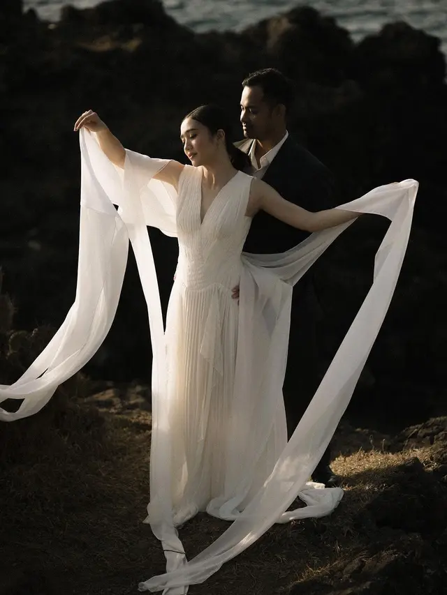 7 Potret Prewedding Febby Rastanty dan Drajad Djumantara, Elegan dan Romantis