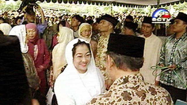 Presiden Megawati Salat Id Di Surabaya News Liputan6 Com