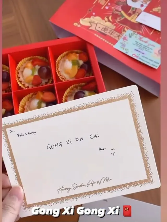Potret 6 Hampers Imlek Milik Artis Tanah Air, Banyak Makanan Enak