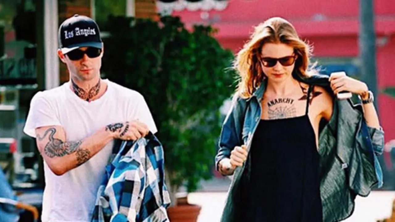 [Bintang] Adam Levine - Behati Prinsloo