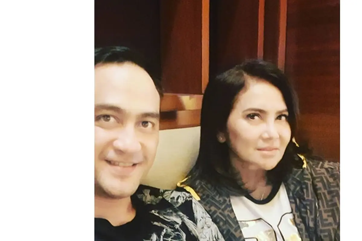 Istri Kena Stroke, Ini 6 Potret Setia Ferry Irawan Bersama Anggi Novita