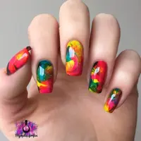 Nail art warna-warni. (Instagram/mynails_forfun).