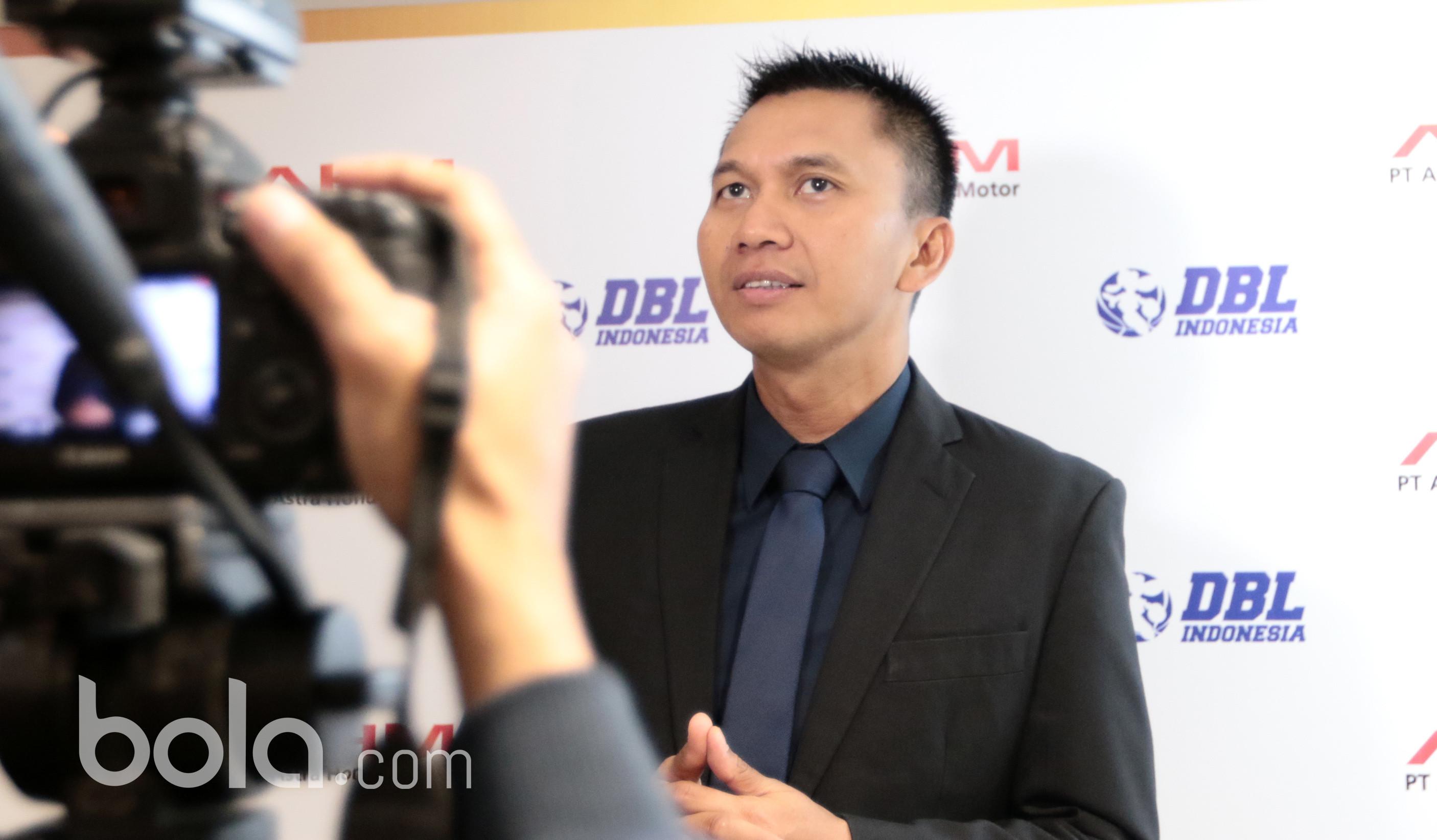 Presiden Direktur PT. DBL Indonesia, Azrul Ananda (Bola.com/Nicklas Hanotubun)