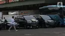 Suasana kargo jenazah saat menunggu kedatangan  Jenazah anak dari Gubernur Jawa Barat (Jabar) Ridwan Kamil, Emmeril Khan Mumtadz atau Eril di Bandara Soekarno Hatta, Tangerang, Minggu (12/6/2022). Jenazah yang bertolak dari Bern, Swiss, akan tiba sekitar pukul 15.45 WIB dengan pesawat Qatar Airways QR 95. (Liputan6.com/Angga Yuniar)