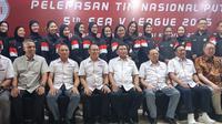 PBVSI resmi melepas Timnas Voli Putri Indonesia untuk berlaga pada SEA V League di Vietnam dan Thailand, Selasa (29/7/2025). (Bola.com/Gregah Nurikhsani)