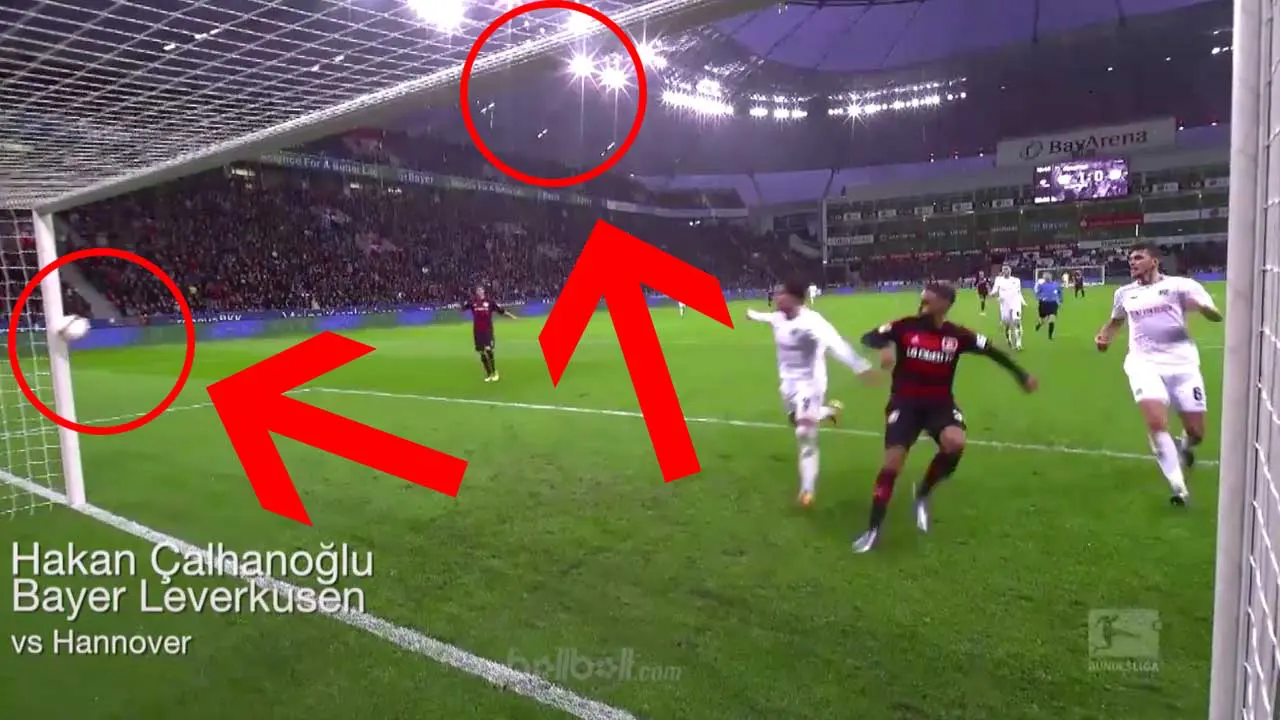 Gagal, Tendangan Hakan Membentur Tiang Gawang 2 kali