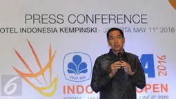 Ketua Umum PBSI, Gita Wirjawan memberikan sambutan pembuka BCA Indonesia Open Superseries Premier 2016 di Jakarta, Rabu (11/5/2016). BCA Indonesia Open 2016 berlangsung 30 Mei-5 Juni dengan total hadiah 900 ribu USD. (Liputan6.com/Helmi Fithriansyah)