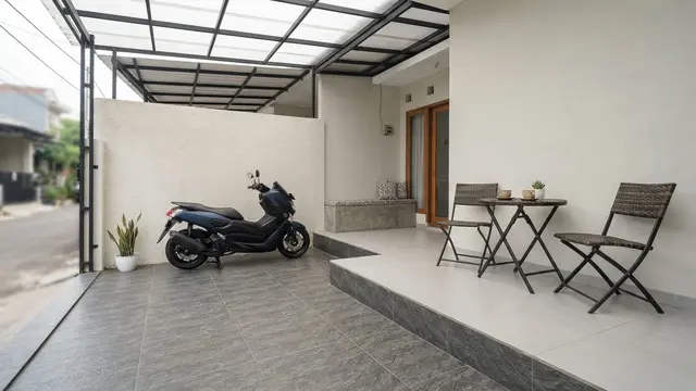 7 Desain Garasi Motor yang Menyatu dengan Teras untuk Rumah Sempit