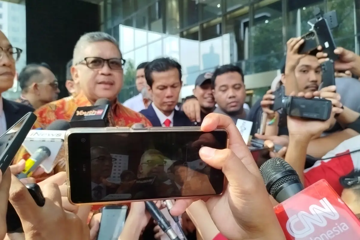Sekretaris Jenderal DPP PDI Perjuangan (PDIP), Hasto Kristiyanto rampung menjalani pemeriksaan sebagai saksi oleh penyidik Komisi Pemberantasan Korupsi (KPK).
