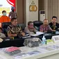 Polrestabes Surabaya menetapkan PT sebagai tersangka penganiayaan kakaknya hingga tewas. (Dian Kurniawan/Liputan6.com)