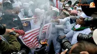 FPI Juga Bakar Bendera AS di Depan Kedubes Australia