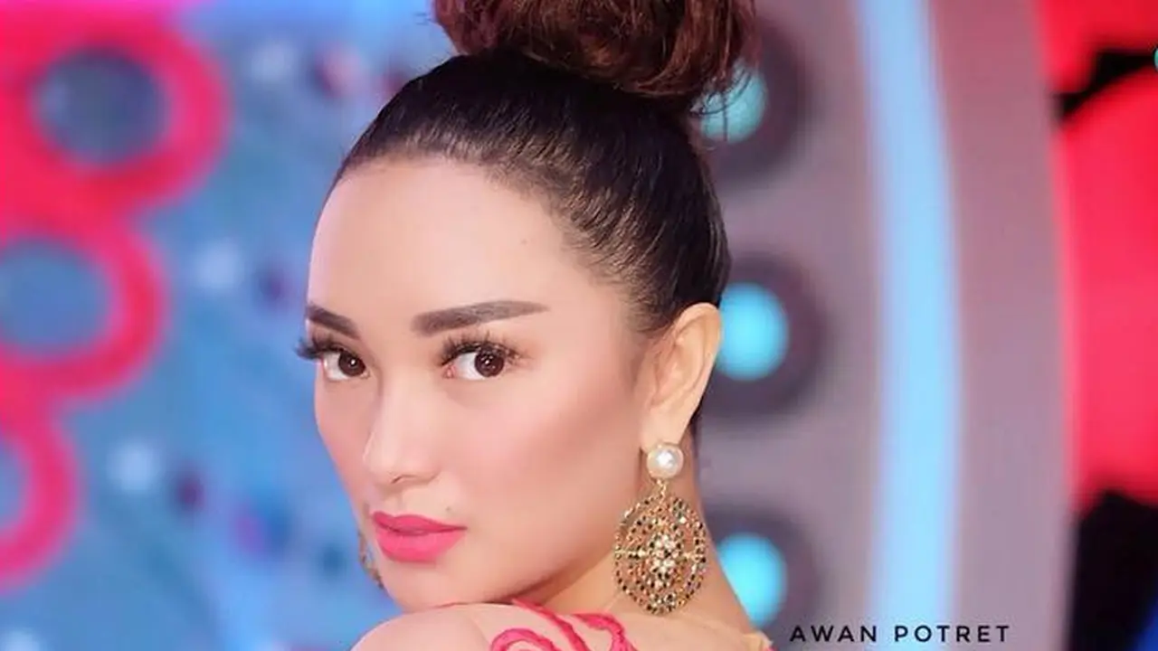 [Bintang] Zaskia Gotik