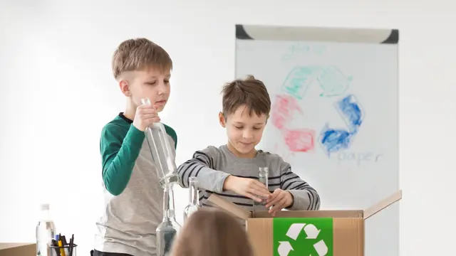 Kenali 5 Cara Mengajarkan Anak Konsep Daur Ulang dan Zero Waste Sejak Dini