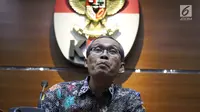 Komisioner KPK, Alexander Marwata usai mengumumkan penetapan tersangka baru kasus dugaan suap dana hibah Kemenpora ke KONI Pusat, Gedung KPK, Jakarta, Rabu (18/9/2019). KPK menetapkan Menpora Imam Nahrawi sebagai tersangka baru diduga menerima suap Rp26,5 milyar. (Liputan6.com/Helmi Fithriansyah)