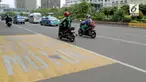 Tilang pengendara sepeda motor yang tidak melewati jalur khusus motor mulai diberlakukan hari ini. Apakah para pengendara sudah tahu?