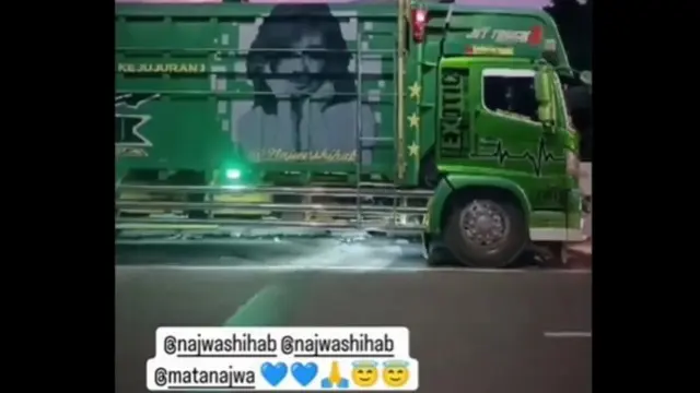 Reaksi Tak Terduga Najwa Shihab Waktu Lihat Truk Berlukiskan Wajahnya.  foto: Twitter @@Heraloebss