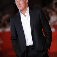 Richard Gere yang merupakan aktor kenamaan Hollywood rupanya tahu apa rasanya menjadi seorang gelandangan dan hidup di jalanan. (Bintang/EPA)