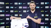 Bursa transfer musim dingin 2023/2024 telah dibuka selama dua pekan terhitung mulai 1 Januari 2024. Pada pekan kedua antara 8 hingga 14 Januari 2024 terjadi beberapa kesepakatan transfer yang melibatkan klub-klub Amerika dan Eropa.  Berikut daftar 5 transfer termahal yang terjadi pada bursa transfer musim dingin pekan kedua 2023/2024.  (tottenhamhotspur.com)