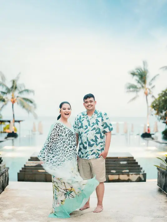 Penampilannya disempurnakan dengan pulasan makeup natural yang lawless dan rambut ponytail oleh MUA @tirta_harum. (Instagram/garyevan).