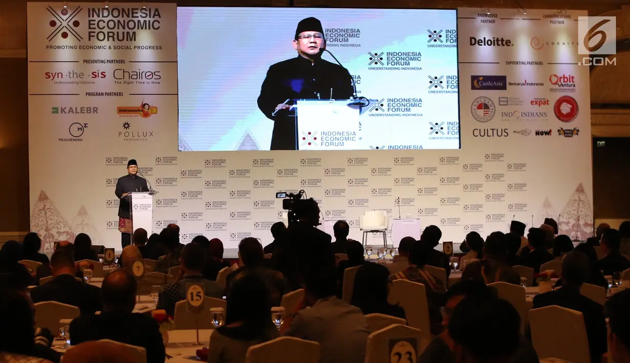 Calon Presiden Nomor Urut 2, Prabowo Subianto menyampaikan pidato dalam Indonesia Economic Forum 2018 di Jakarta, Rabu (21/11). Dalam acara tersebut Prabowo memberikan pidatonya yang berjudul "The Path Ahead for Indonesia." (Liputan6.com/Angga Yuniar)