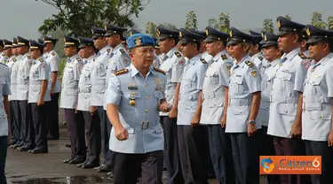 Citizen6, Kalijati: Tema peringatan Hari Jadi ke-65 POMAU adalah “ Melalui Peningkatan Disiplin Pribadi Kita Wujudkan Penegakkan Disiplin dan Tata Tertib Satuan Dalam Rangka mendukung Keberhasilan Tugas-tugas TNI Angkatan Udara“. (Pengirim: Pentaksdm)