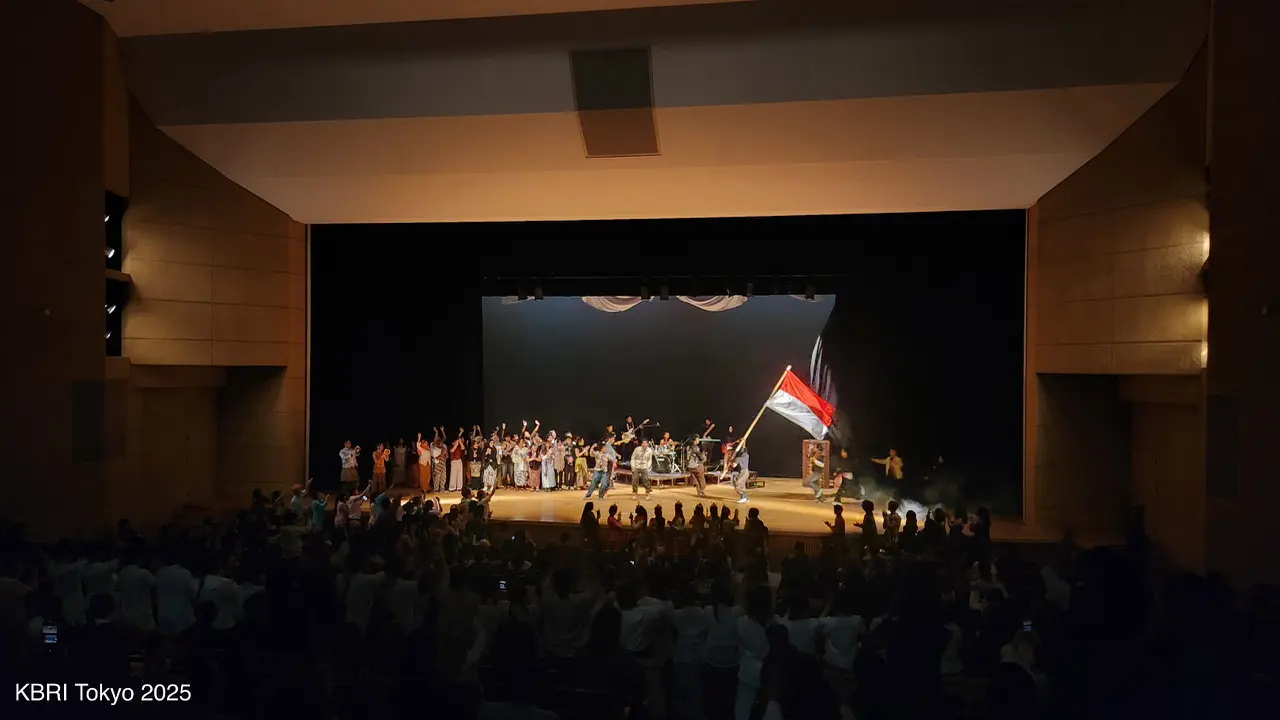 Pertunjukan Drama Musikal Grand Show Indonesia Week 2025 pada Jumat (5/12/2025) di Ritsumeikan Asia Pasific University (APU), Beppu, Prefektur Oita, Jepang, yang bertajuk "Nirwana: Rebirth of a Dream." (Dok. KBRI Tokyo).